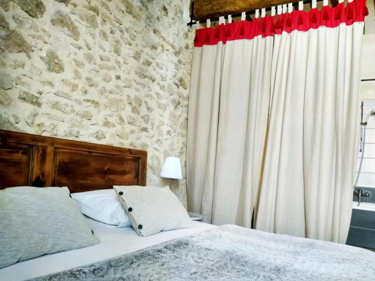 Chambre D'Hotes Face Au Lavoir Méthamis 外观 照片