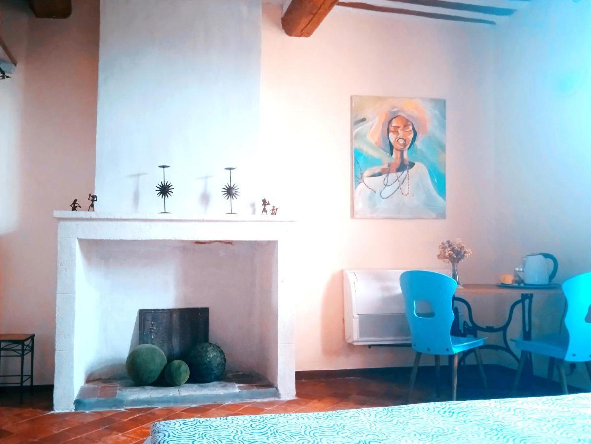 Chambre D'Hotes Face Au Lavoir Méthamis 外观 照片